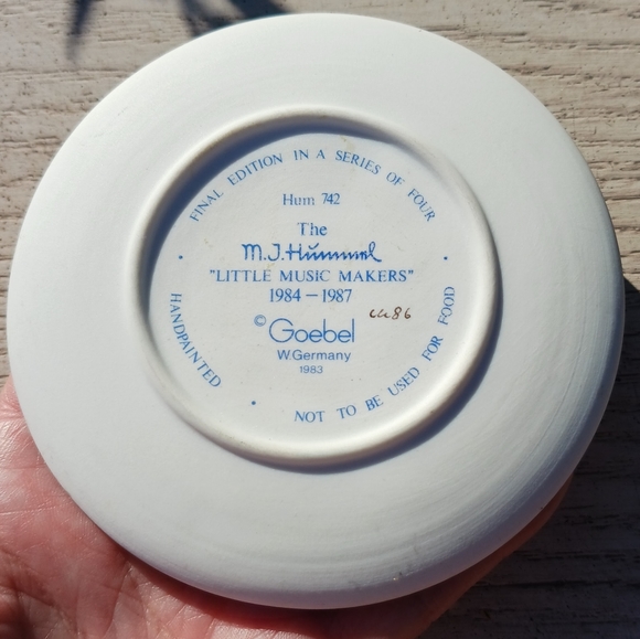MJ Hummel Goebel Hum 742 Little Music Makers Miniature Plate Collectible - Picture 2 of 4